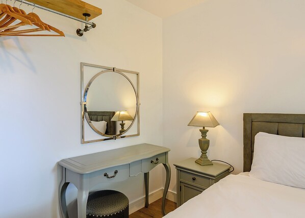 2 bedrooms