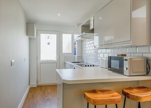 Fridge, oven, stovetop, toaster