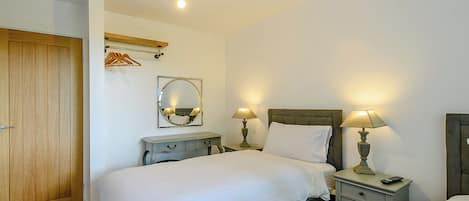 Bedroom, Bed