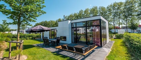 屋外ダイニングエリア