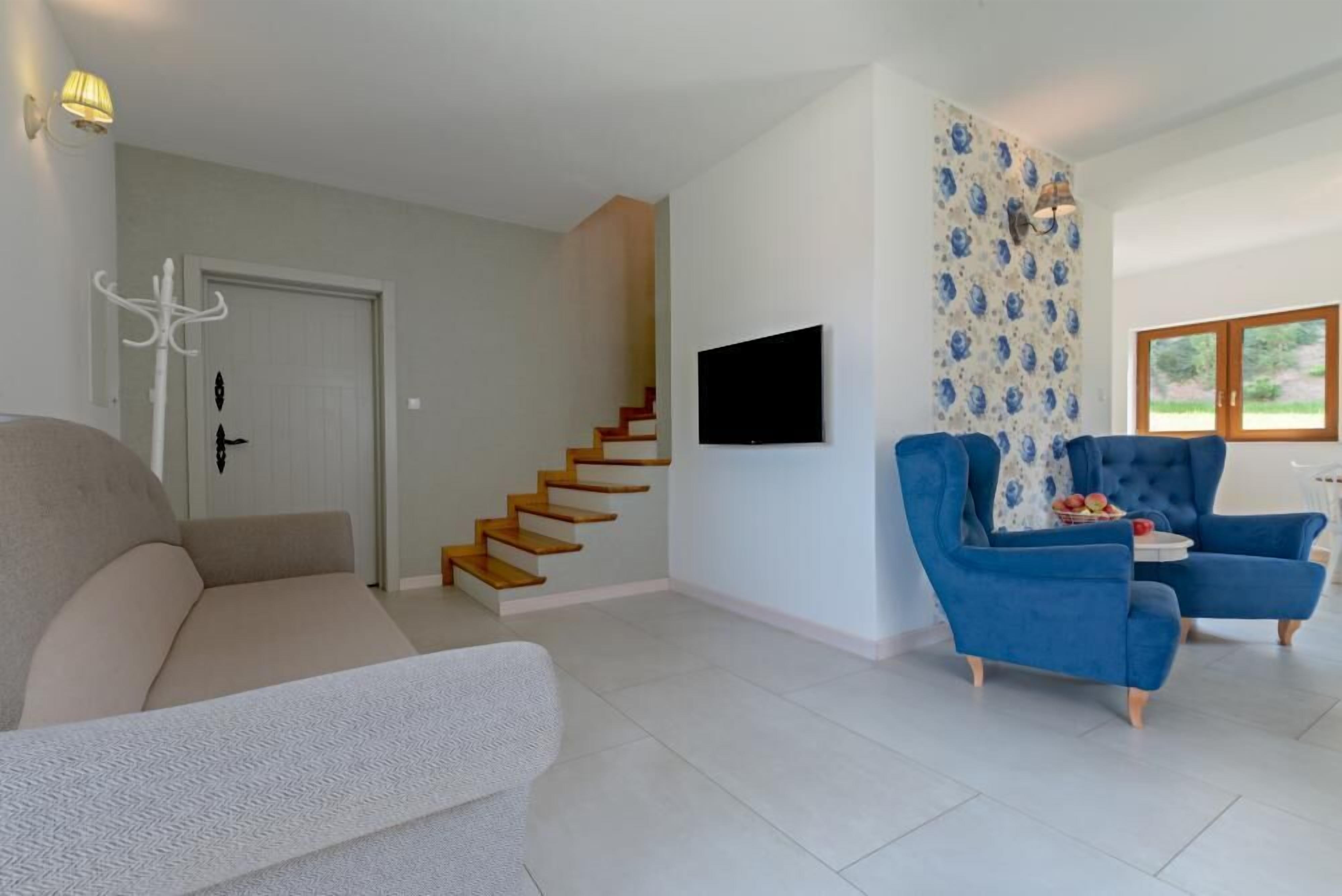 Chalet Deluks | 2 kamar tidur dan didekorasi berbeda-beda