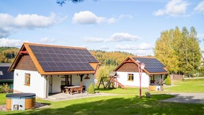 Deluxe Chalet | 2 bedrooms, laptop workspace, travel crib, WiFi (free) - Malinowe Wzgorze (gmina Stezyca)