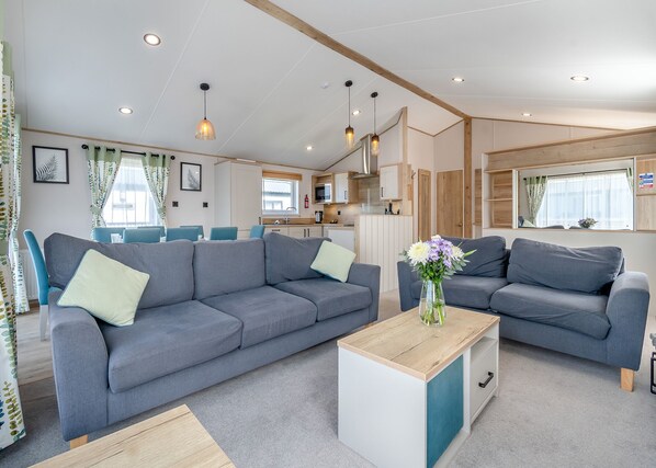 Living area - 1 bedroom accommodation in Skegness (Skegness)