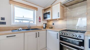 Fridge, oven, stovetop, toaster
