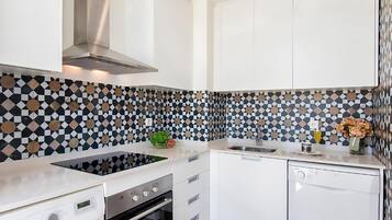 Fridge, microwave, oven, dishwasher