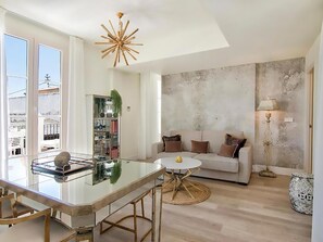 TV - My dream suite Apartment (Granada)