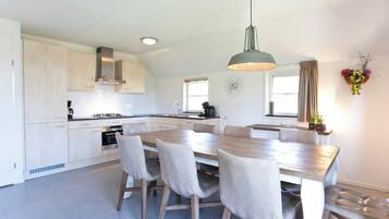 Réfrigérateur, micro-ondes, lave-vaisselle