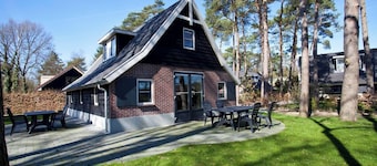 Bungalow with 4 bedrooms and a terrace