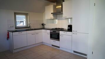 Réfrigérateur, micro-ondes, lave-vaisselle