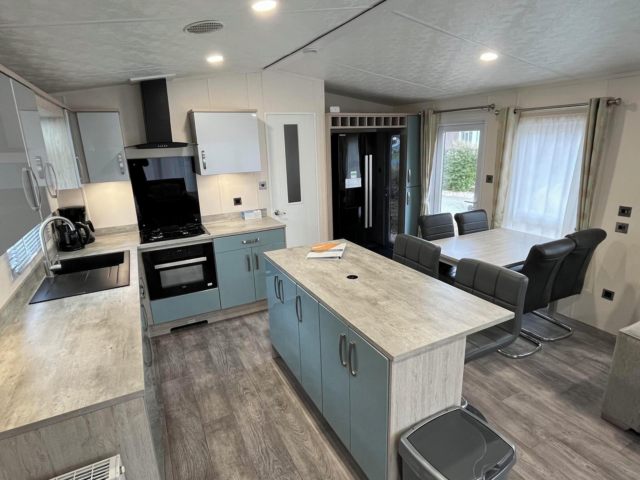 Fridge, microwave, dishwasher, coffee/tea maker