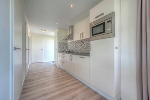 Kühlschrank, Mikrowelle, Geschirrspüler