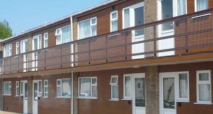 Shakespeare First Floor Apartment (Pet)