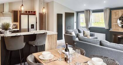 Fallow Pet Friendly Lodge