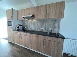 Réfrigérateur, micro-ondes, lave-vaisselle