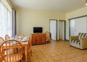 Dining - Tennyson First Floor Apartment (Roman Bank, Skegness)