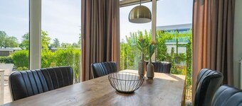 Chalet with 3 bedrooms, a terrace and a jetty