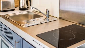 Réfrigérateur, grille-pain