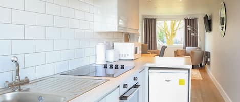 Fridge, oven, stovetop, toaster