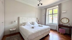 2 bedrooms, desk, iron/ironing board, free WiFi