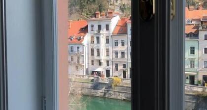 Riverside Apartment Ljubljana with free parking