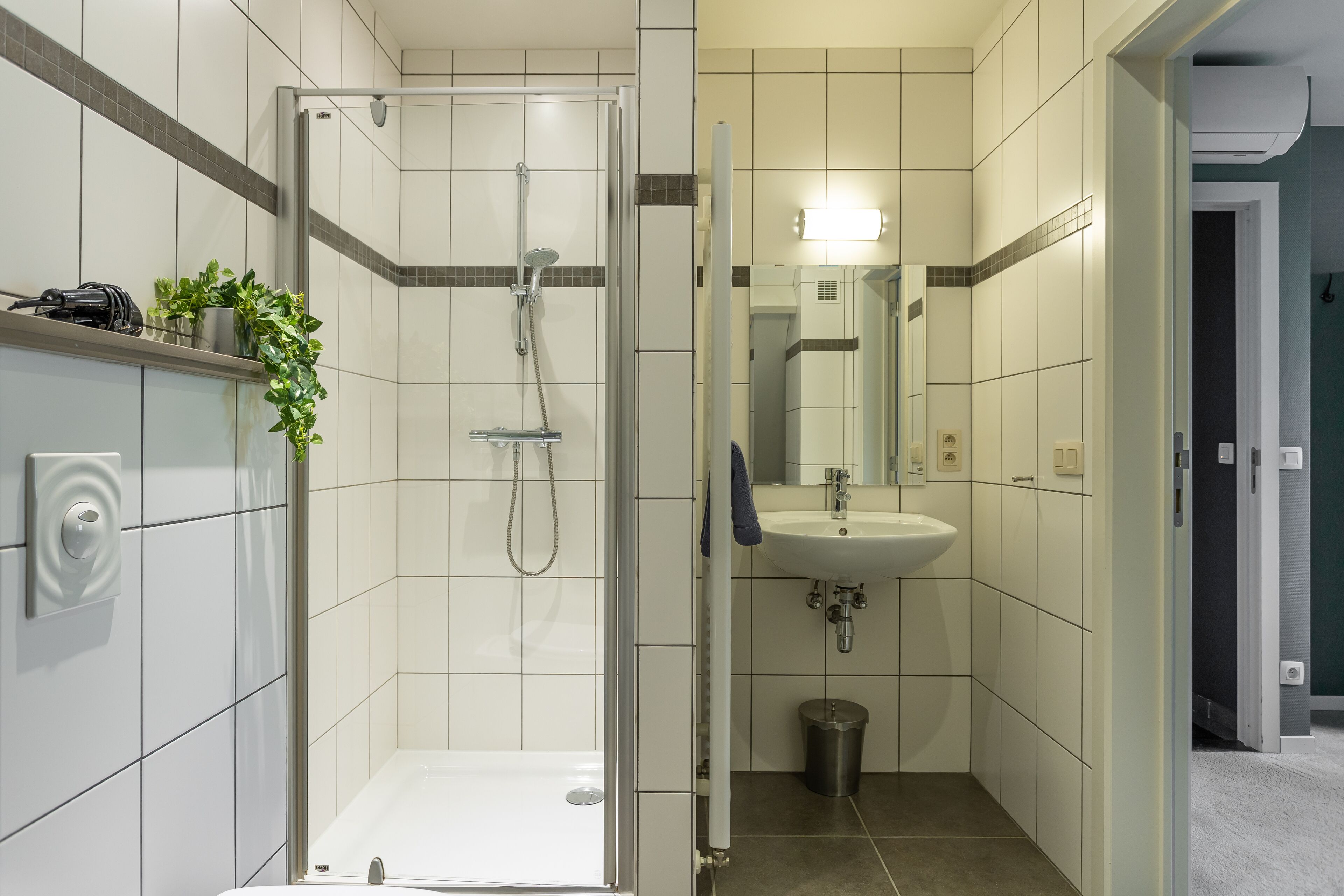 Standard Room | Bathroom | Shower, free toiletries, hair dryer, towels