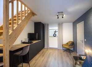 Suite Deluxe | Bureau, espace de travail pour ordinateur portable, Wi-Fi gratuit