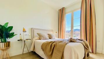 1 slaapkamer, een strijkplank/strijkijzer, gratis wifi, beddengoed