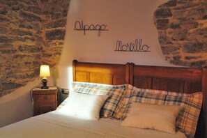 1 habitación, tabla de planchar con plancha, wifi gratis y ropa de cama 
