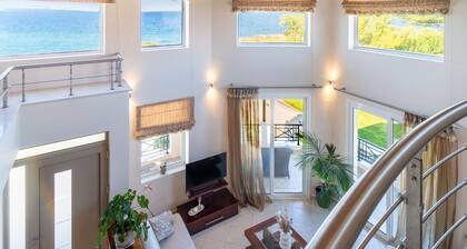 Kondarini - 4 Bedroom Villa with Sea View