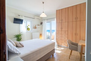4 chambres, coffres-forts dans les chambres, bureau