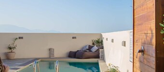 Kondarini - 4 Bedroom Villa with Sea View