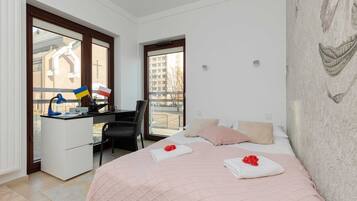 1 bedroom, desk, iron/ironing board, WiFi