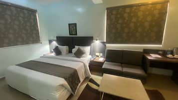 Deluxe Room | 1 bedroom, premium bedding, desk, laptop workspace