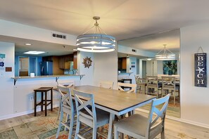 Condo, Multiple Beds, Balcony, Ocean View | Dining