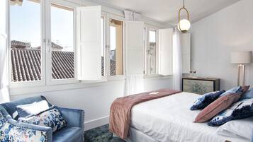 3 bedrooms, internet, bed sheets