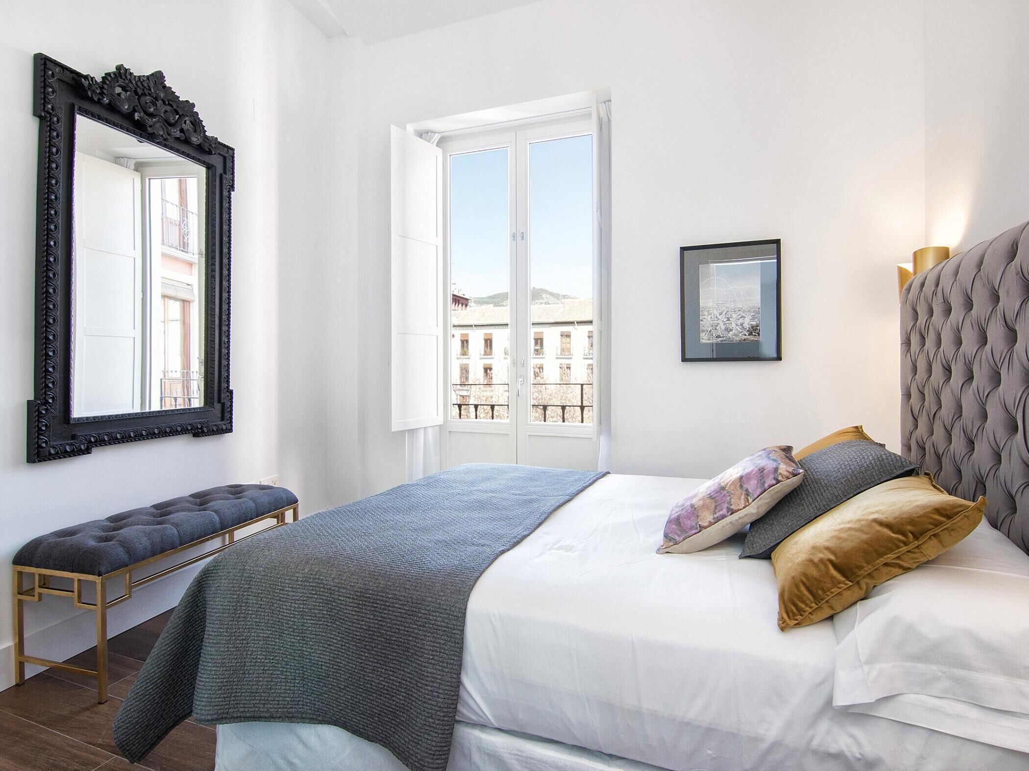 3 bedrooms, iron/ironing board, internet, bed sheets