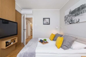 2 bedrooms, iron/ironing board, WiFi, bed sheets - Spacious Apartment | 2 Bedrooms | In the Heart of Kazimierz. (Kraków)