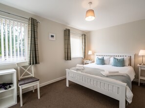 3 Schlafzimmer, individuell dekoriert, individuell eingerichtet