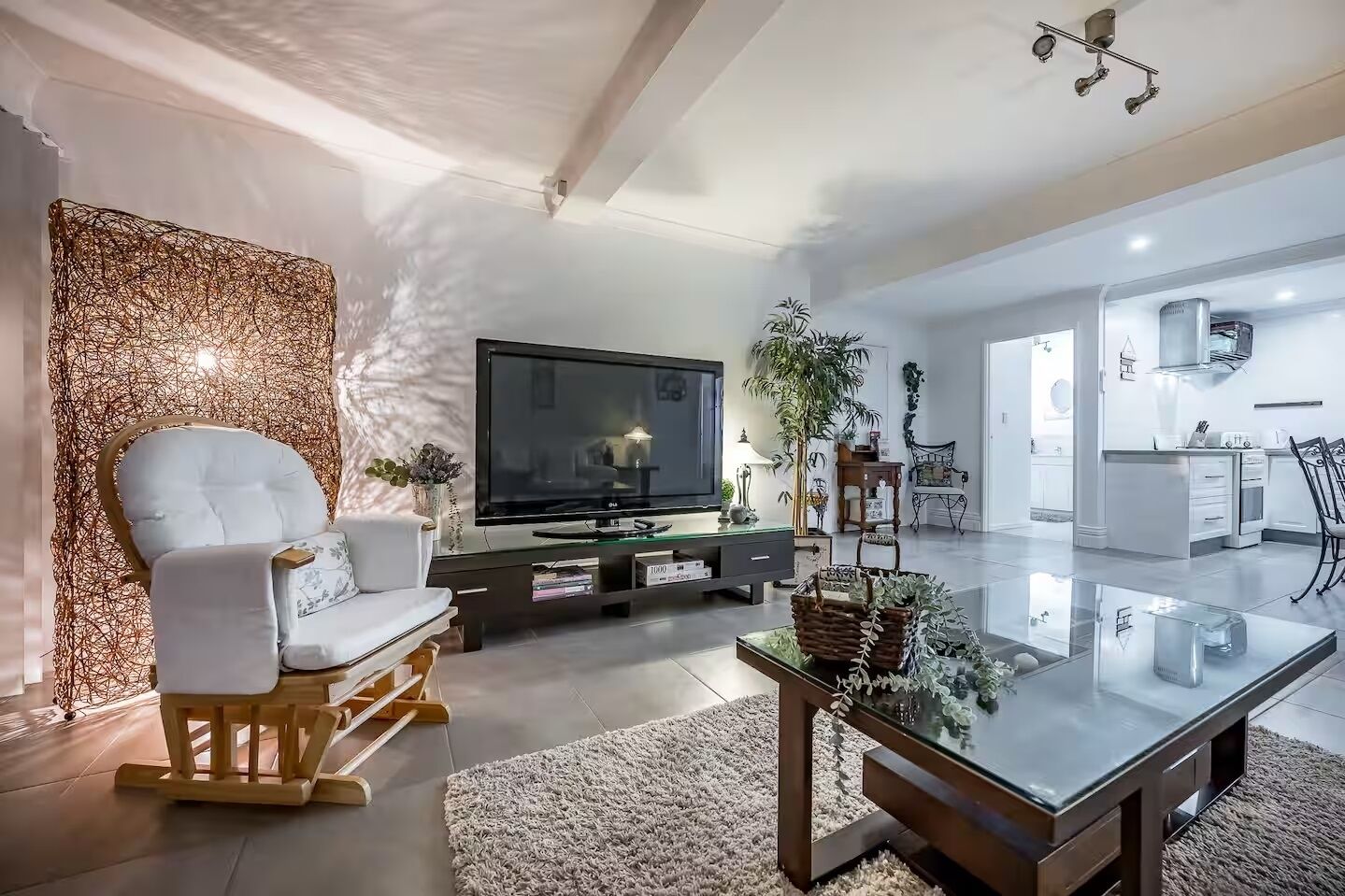 Smart TV, books, offices