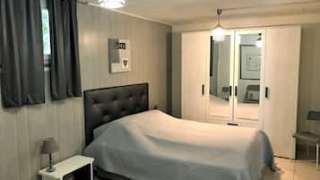 2 makuuhuonetta, silitysrauta/-lauta, vauvan matkasänky, ilmainen Wi-Fi