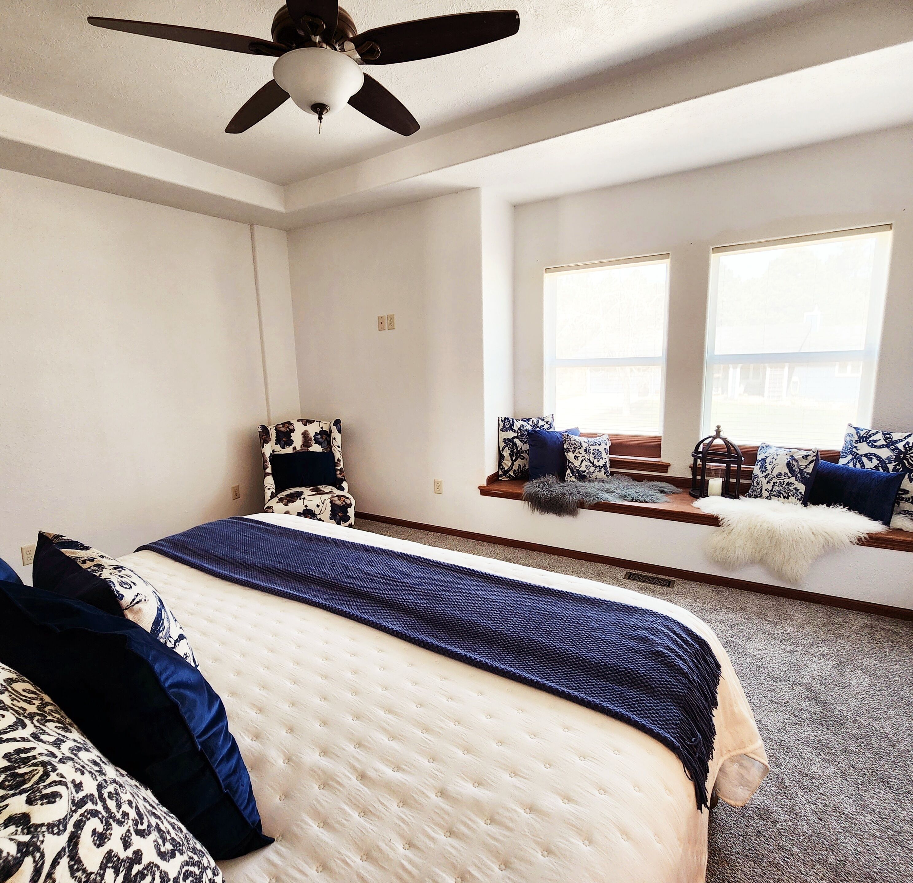 Spacious Home with Hot tub and Fire Pit Table-5 minutes from Rapid City