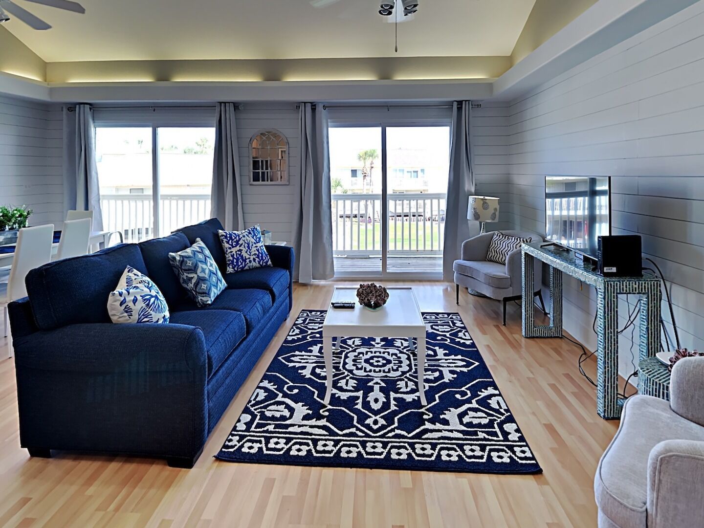 Condo, Multiple Beds, Balcony | Living area | 40-inch TV with digital channels