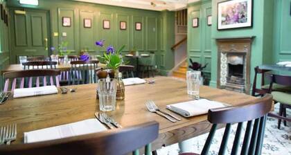 Gorgeous 2 bedroom Kintbury cottage with garden