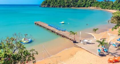 Sand and Tan Beach Hotel at White River, Ocho Rios