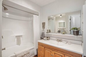 Shower, towels