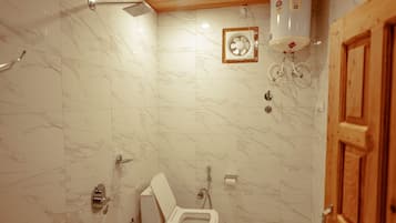 Deluxe Double Room | Bathroom