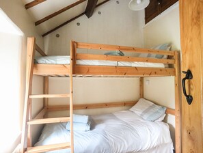 3 bedrooms, individually decorated, individually furnished, free WiFi