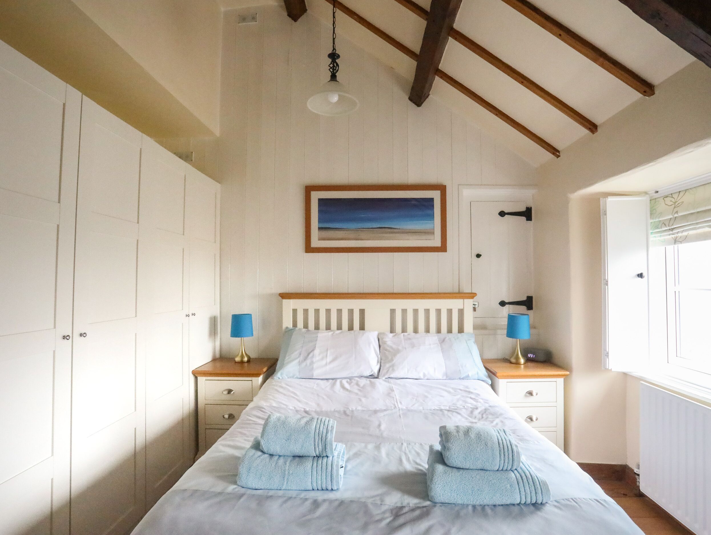 3 habitaciones, decoración personalizada y muebles diferentes 