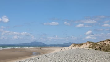 Una spiaggia nelle vicinanze
