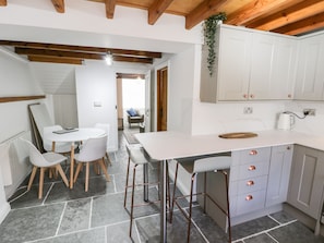 Kühlschrank, Geschirrspüler, Wasserkocher, Toaster